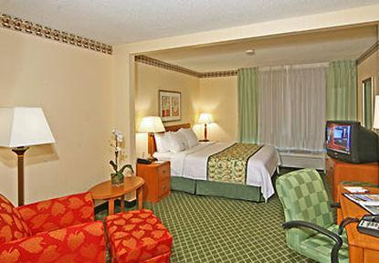 Fairfield By Marriott & Outlets 3*