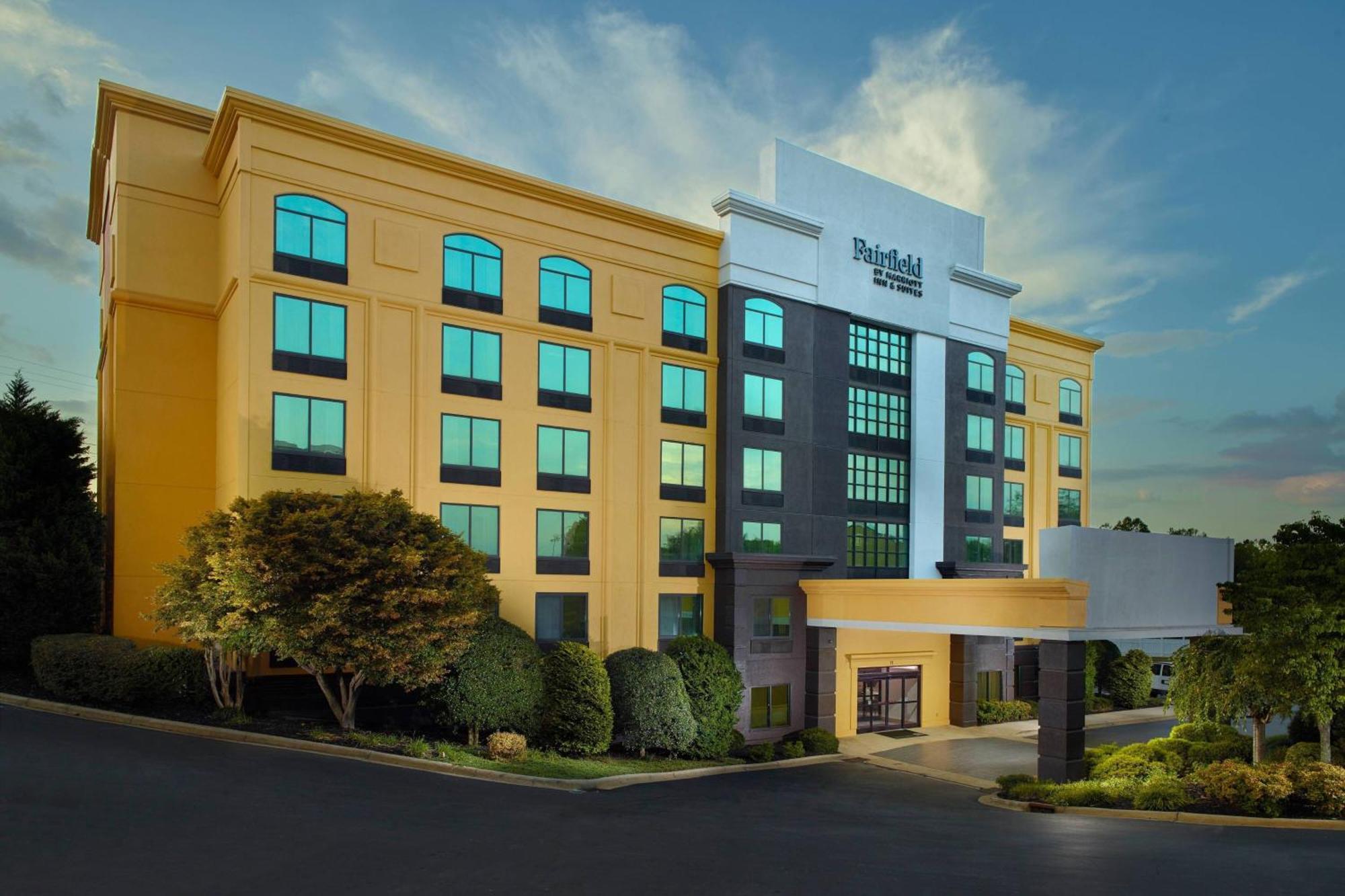 Fairfield By Marriott & Outlets Hotel 3*