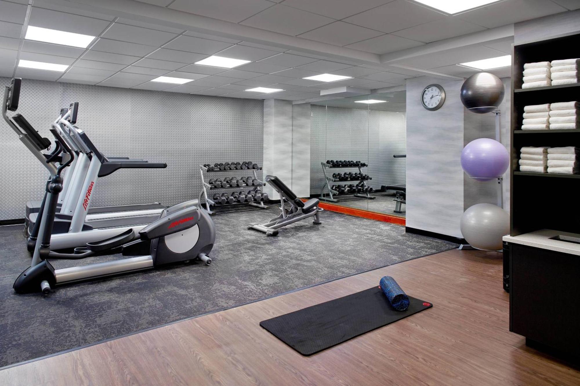 Fairfield By Marriott & Outlets Hotel 3*