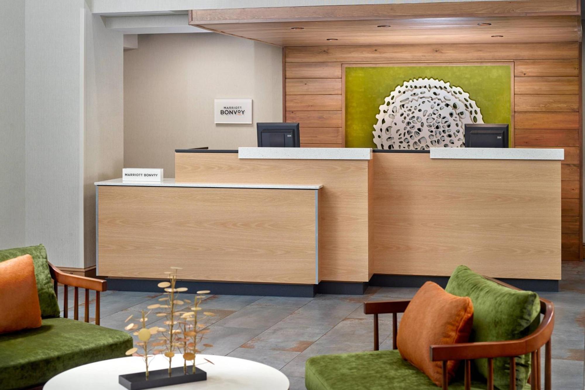 Hotel Fairfield By Marriott & Outlets