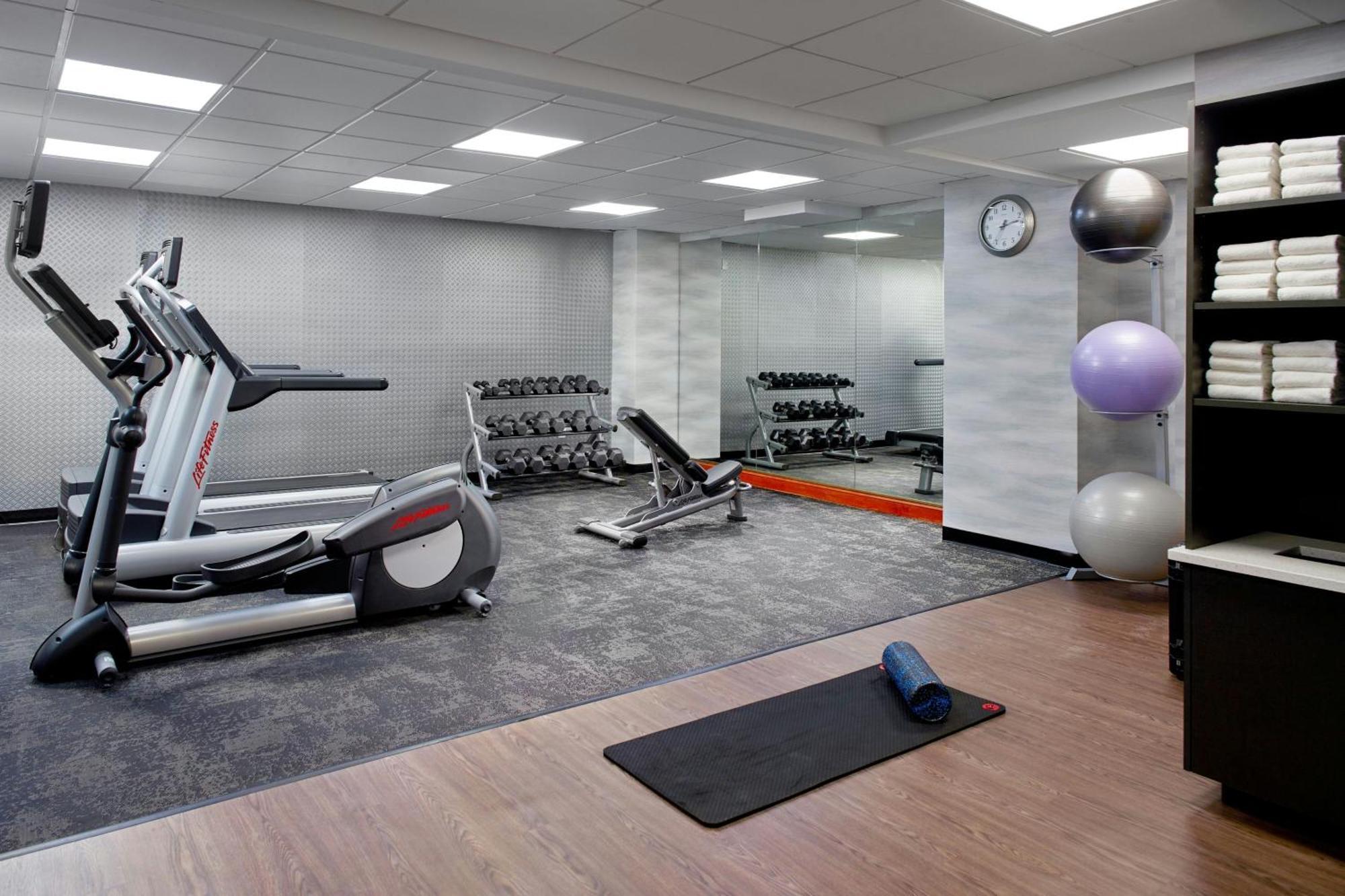 Fairfield By Marriott & Outlets Hotel